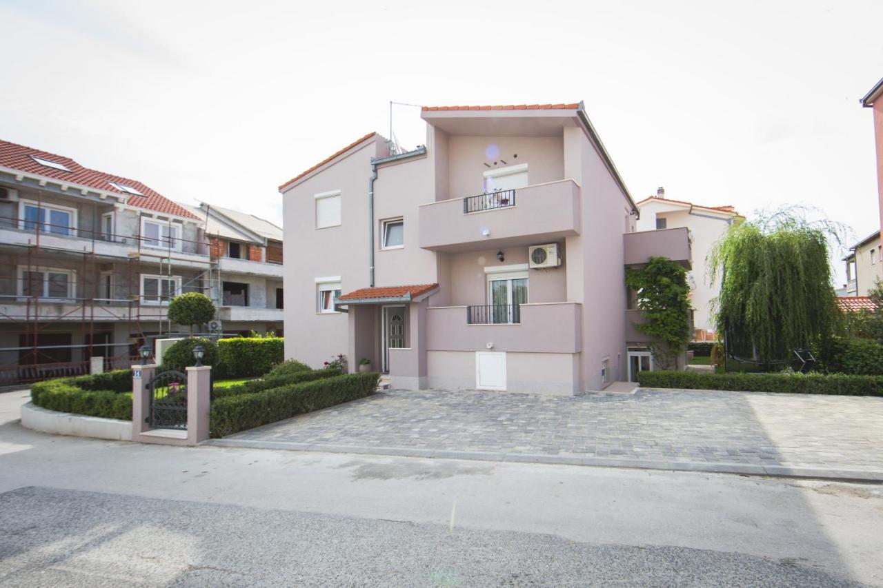 Apartment Karla&Nella Stobreč Exterior foto