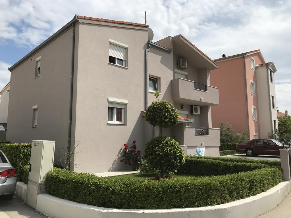 Apartment Karla&Nella Stobreč Exterior foto